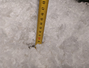 Zateplení stropu novostavby bungalovu pomocí foukané izolace